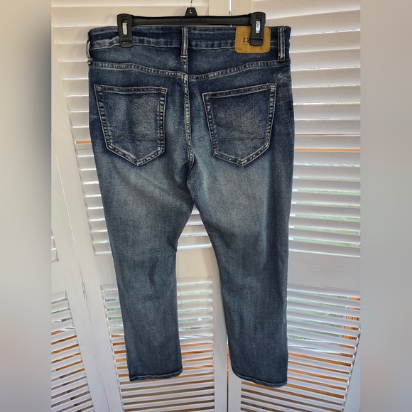 IZOD Men's Denim Comfort Stretch Jean's Size 34 X 30 - Picture 7 of 7